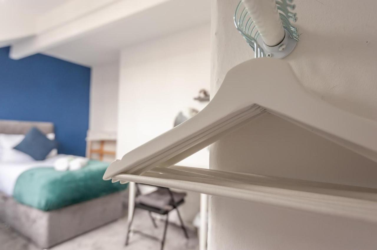 Leeds 4-Bed House - Sleeps 9 Free Parking & Wifi Villa Dış mekan fotoğraf